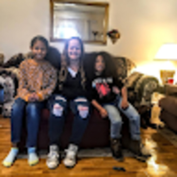 Meet your Posher, Sandi - Picture 1 of 1